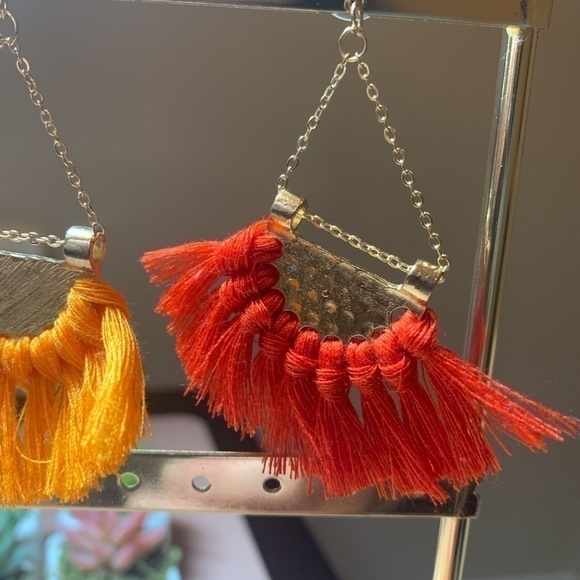 SALE💚 any 3 for $18 💚
 Bohemian Tassel Gold Fan Dangle Earrings - Picture 4 of 4